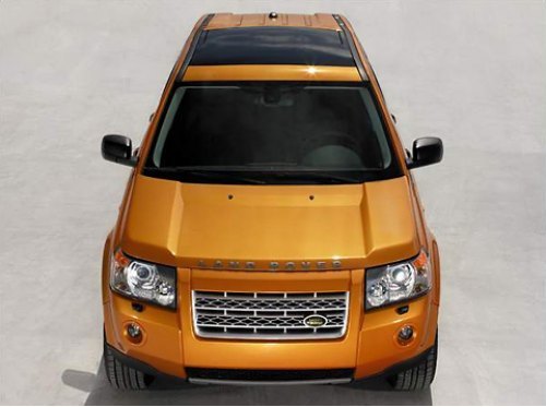 Цены на компактный Freelander не оглашены, но вряд ли его стоимость опустится ниже отметки $30…