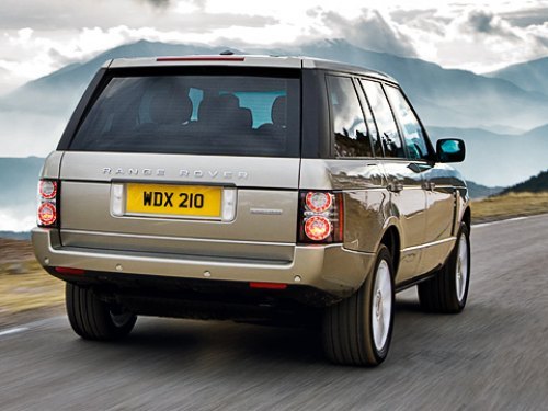 С ягуаровским компрессорным V8 Range Rover разгоняется до сотни за шесть секунд, а с его…