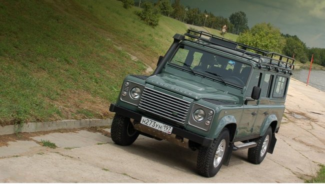 Полноприводники Land Rover Defender Challenger будут выпущены ограниченным тиражом в 48 экземпляров.