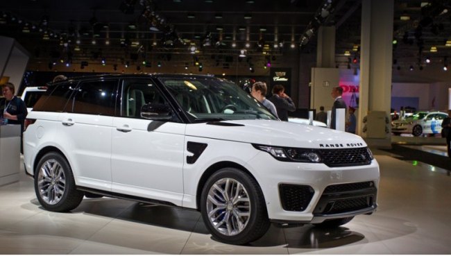 Монстр Range Rover Sport SVR достигает первой сотни через 4,7 с после старта, его максимальная…