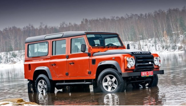 Модели Defender были доступны как с короткой, так и с длинной базой.