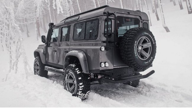 Легкосплавные колеса Fondmetal обуты в покрышки размерностью 305/70 R18. На передней оси стоят…