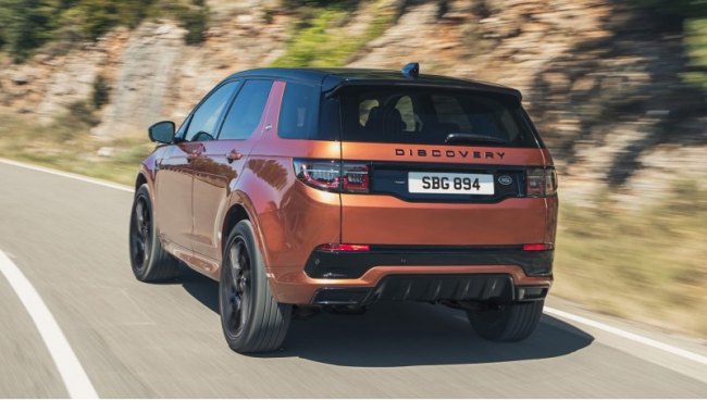 Land Rover Discovery Sport Black Special Edition с наддувным бензиновым мотором, выдающим 400 Н·м,…