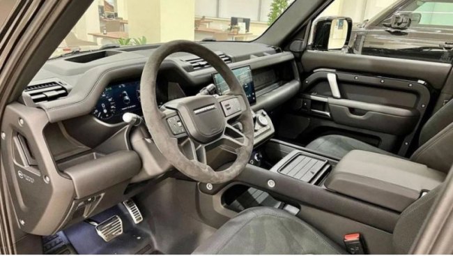 Спецоперация Bond Edition продается у Land Rover Defender в связи с выходом блокбастера «Не время…