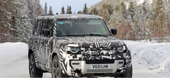 Удлиненный внедорожник Land Rover Defender 130 сфотографировали во время снежного тест-драйва
