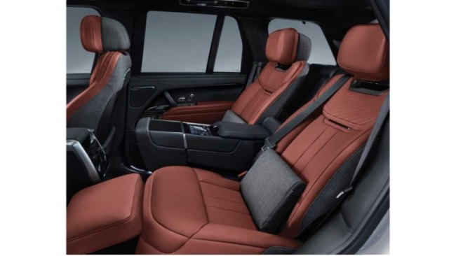 Завершают внешние изменения фары SV Bespoke, выгравированные лазером логотипы SV, белая…