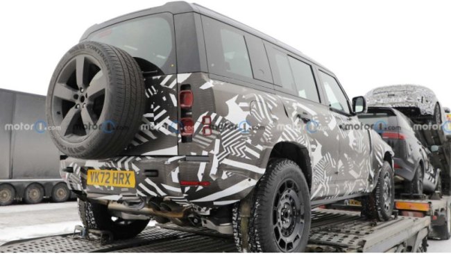 Недавно Land Rover добавил третью смену на свой завод в Словакии, где компания собирает Defender с…
