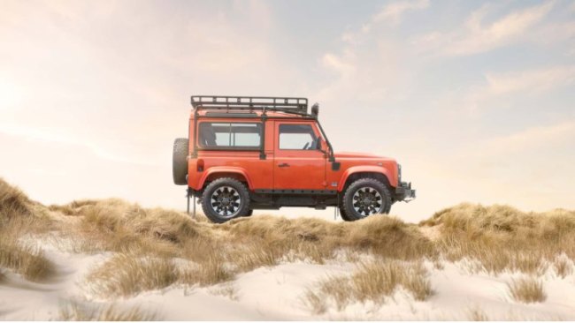 Classic Defender V8 от Worksы Bespoke оживляет культовый внедорожник с амортизаторами Bilstein, а…