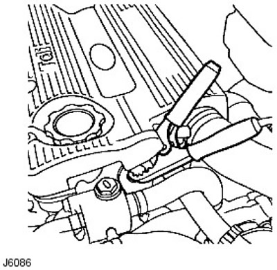 A. Свържете единия край на първия джъмперен кабел към положителния (+) извод на бустерната батерия.…