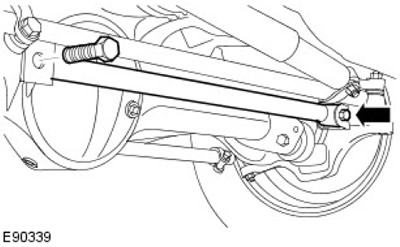 Изхвърлете двете диагонални гайки на пръта.