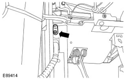 5. Отворете ключа за осветлението. Отстранете винта.