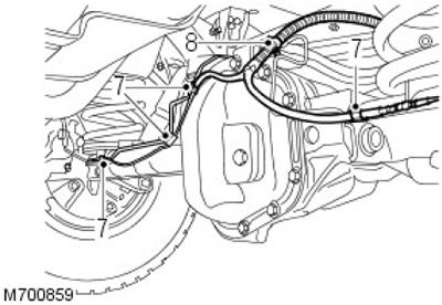 7. Разхлабете четирите скоби, закрепващи кабелния сноп на сензора към моста.