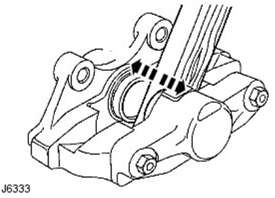 8. ВНИМАТЕЛНО извадете буталата от цилиндрите, като подадете въздух под налягане към входящия отвор…