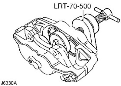 7. С помощта на буталната скоба LRT-70-500 натиснете всяко бутало обратно в цилиндъра му. Уверете…