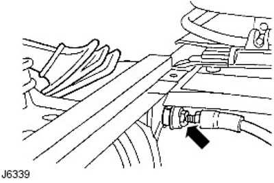 9. Разхлабете контрагайката и регулирайте кабела, така че палецът на ръчната спирачка да може да се…