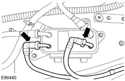 8. Свържете 2-те тръби за охлаждащата течност на топлообменника на охладителя на горивото.