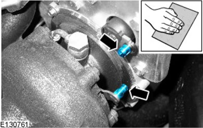 Почистете повърхностите на шпилките.