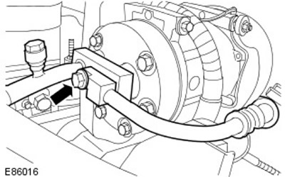 Стегнете (момент на затягане 30 Nm). Инсталирайте нови О-пръстени.