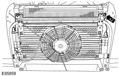 8. Свалете охладителя на въздуха за зареждане. Отстранете два болта.
