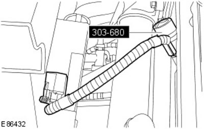 4. С помощта на специалния инструмент отстранете CHT сензора.