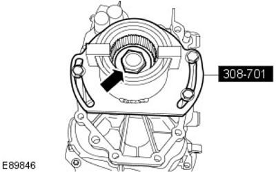6. С помощта на специални инструменти закрепете фланеца на вторичния вал. Отстранете болта.