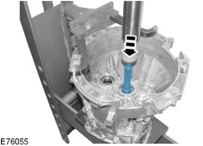 35. Отстранете входящия вал.