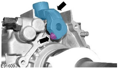 2. Монтирайте вилка за смяна. Стегнете (момент на затягане 12 Nm).