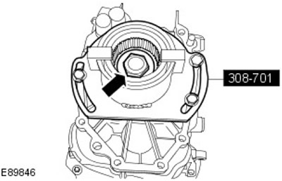 Затегнете болта (момент на затягане 180 Nm).