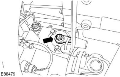 7. Монтирайте контролния прът за заключване на диференциала. Затегнете гайката до 25 Nm.