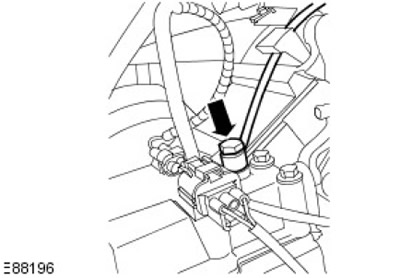 Затегнете болта до 15 Nm.