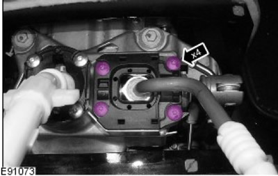 1. Инсталирайте механизма за предаване на висок/нисък диапазон. Стегнете (момент на затягане 7 Nm).