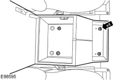 3. Свалете подовата конзола. Отстранете 4 винта.