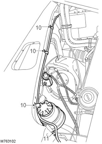 11. Отстранете двата болта, закрепващи PAS резервоара към вътрешния калник и оставете настрана.