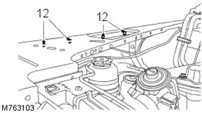 12. Отстранете четирите болта, закрепващи външния калник към вътрешния калник.