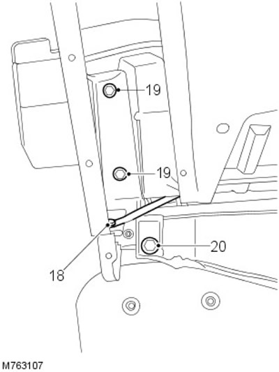 20. Отстранете болта, закрепващ крилото към преградата.