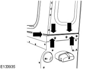 ЗАБЕЛЕЖКА: Ако самото уплътнение трябва да бъде сменено, страничният панел на горната част на…