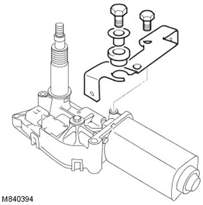 10. Отстранете двата болта, закрепващи двигателя на чистачките към опорната скоба, и свалете…