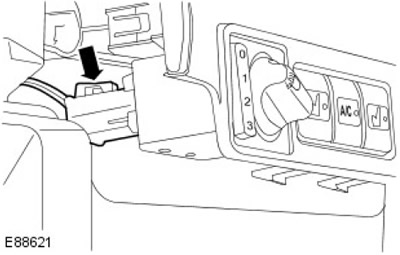 4. Изключете електрическия конектор.