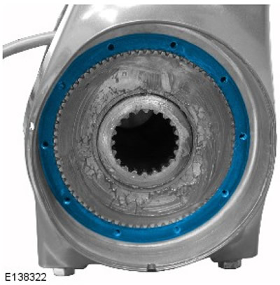 ЗАБЕЛЕЖКА: Почистете свързващите повърхности от чужди материали.