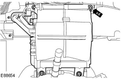 16. Отстранете корпуса на сърцевината на нагревателя. Отстранете 4 гайки.