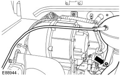 2. Затегнете (момент на затягане 10 Nm).