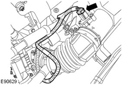 4. Разкачете електрическия конектор на сензора за масов въздушен поток (MAF).