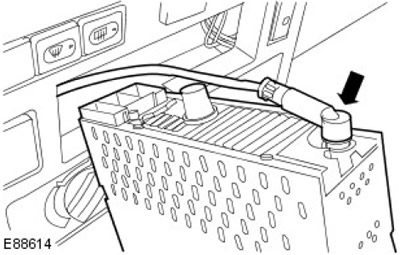 3. Отстранете аудио модула. Изключете кабела на антената.