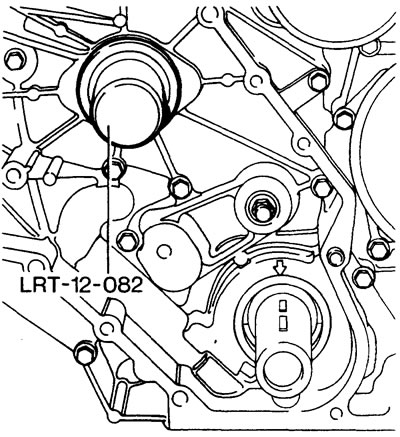 20. Apply engine oil to the sealing lip of the new oil seal.