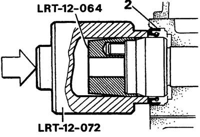 2. За допомогою оправок LRT-12-064 та LRT-12-072 встановіть новий сальник.
