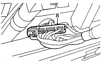 7. Disconnect the ignition switch connector from the fuse box.