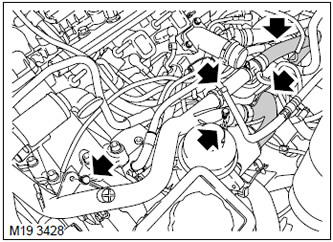 5. Развийте скобите и откачете маркучите на нагревателя и топлообменника за охлаждане на…