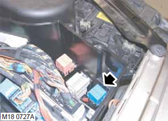 3. Изключете и извадете релето на управляващия блок от монтажната кутия.