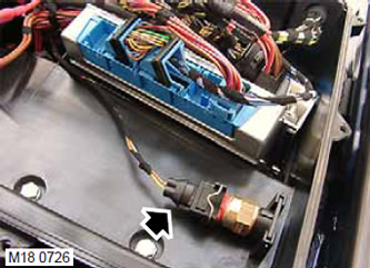 3. Изключете конектора от температурния датчик в инсталационната кутия.