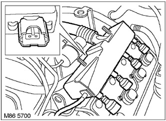 18. Разкачете съединителите от левия ред инжектори.